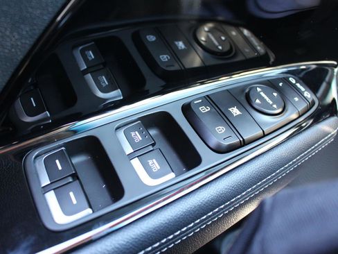 Used 2022 Kia Niro EX image 27