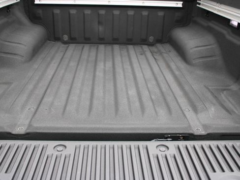 Used 2022 Nissan Frontier PRO-4X w/ Pro-4X Premium Package image 14