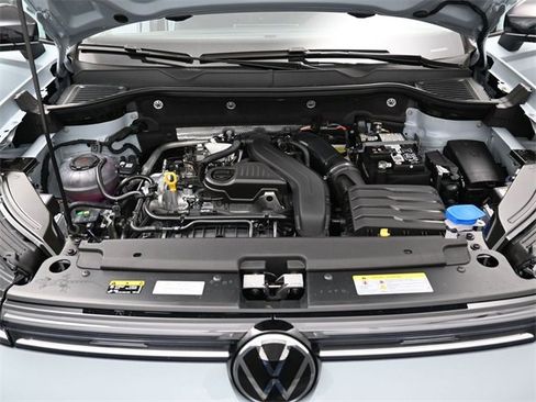 New 2026 Volkswagen Taos SE image 15