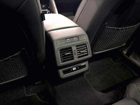 Used 2025 Audi Q5 Premium AWD/4WD image 33