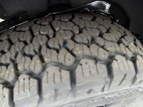 New 2025 Ford Bronco Outer Banks w/ Black Appearance Package image 9