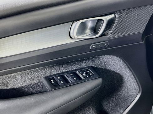 Used 2021 Volvo XC40 T5 Momentum w/ Protection Package Premier AWD/4WD image 18