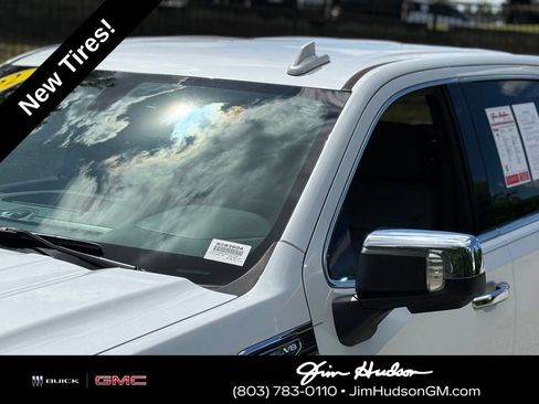 Used 2022 GMC Sierra 1500 SLT w/ X31 Off-Road Package AWD/4WD image 10
