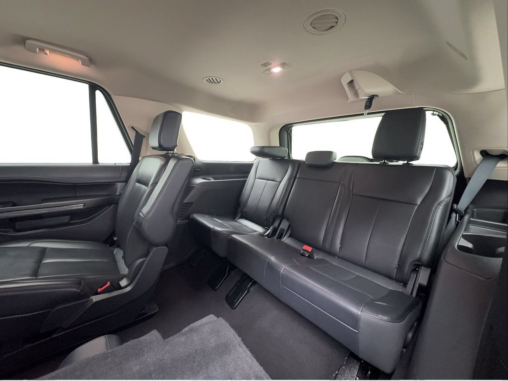 Used 2024 Ford Expedition XLT RWD image 26