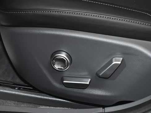 Used 2024 Lucid Air Grand Touring image 48