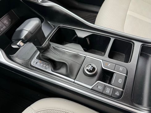 Used 2024 Kia Sorento S image 17