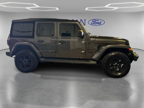 Used 2024 Jeep Wrangler Unlimited Sahara w/ Safety Group AWD/4WD image 5