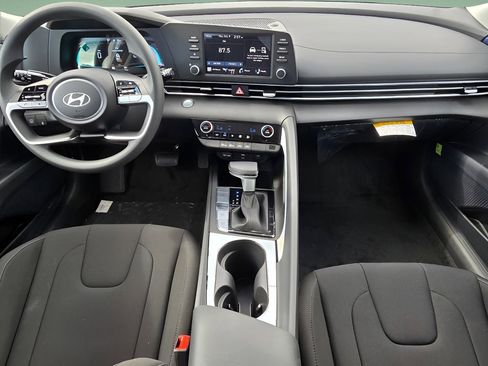 New 2025 Hyundai Elantra Blue image 24