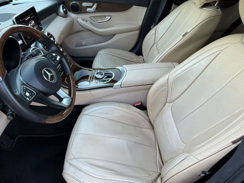 Used 2018 Mercedes-Benz C 300 Sedan image 5