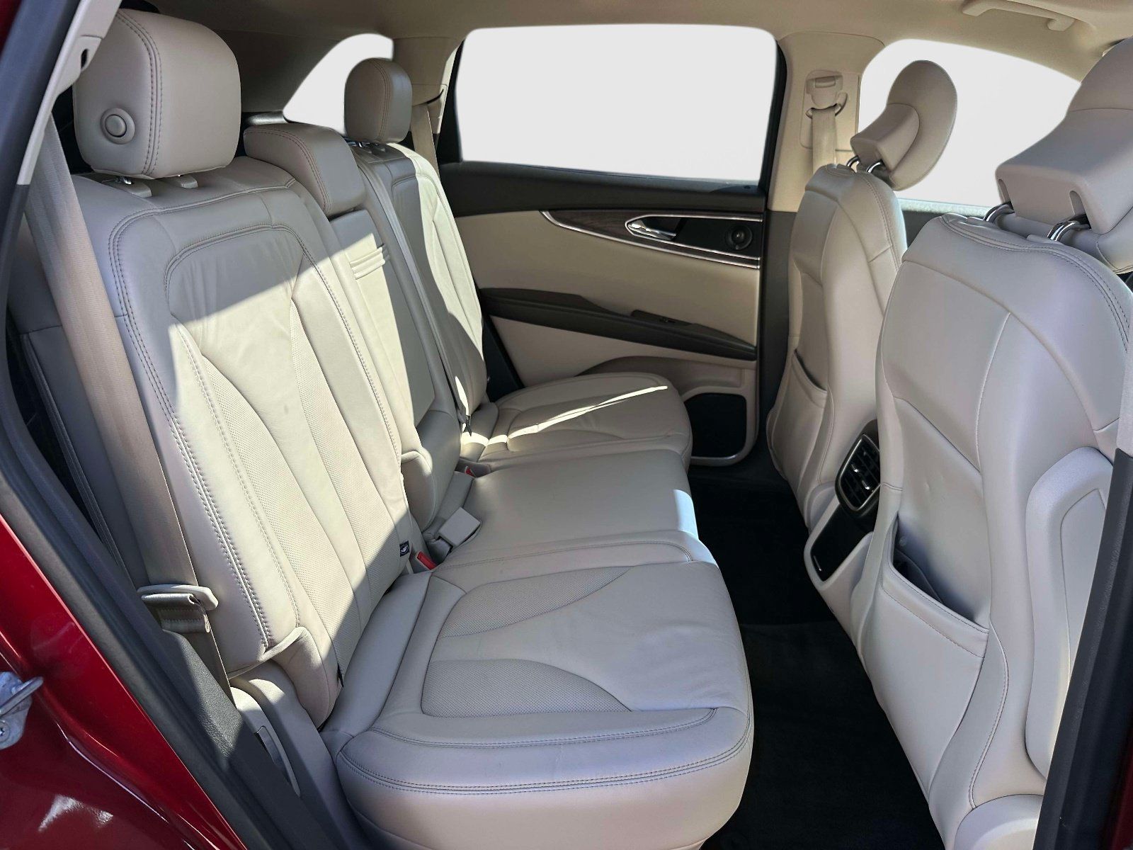 Used 2017 Lincoln MKX Select w/ Select Plus Package AWD/4WD image 10