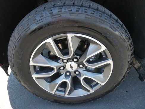 Certified 2025 Chevrolet Silverado 1500 RST AWD/4WD image 11
