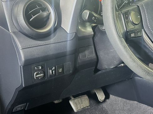 Used 2018 Toyota RAV4 LE w/ Carpet Mat Package FWD image 16