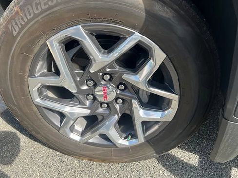 Used 2024 GMC Sierra 1500 SLT AWD/4WD image 14