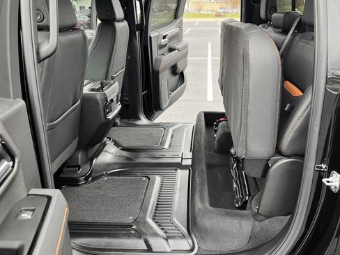 Used 2025 GMC Sierra 1500 AT4 w/ AT4 Preferred Package image 18