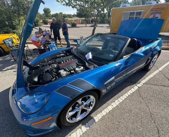 Used 2011 Chevrolet Corvette Grand Sport w/ Preferred Equipment Group RWD image 1
