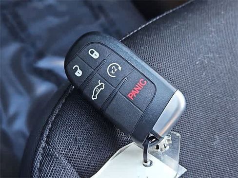 Used 2018 Jeep Renegade Altitude w/ Advanced Technology Group image 33