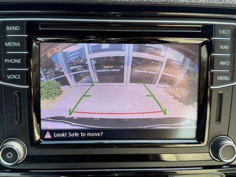 Used 2016 Volkswagen Jetta Sport FWD image 17