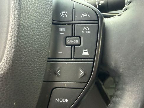 Used 2023 Toyota Prius LE FWD image 9
