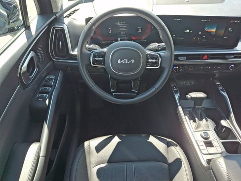 Used 2025 Kia Sorento S AWD/4WD image 9