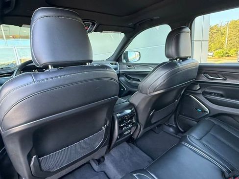 Used 2022 Jeep Grand Cherokee L Overland image 16