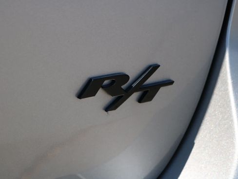 Used 2021 Dodge Durango R/T w/ Technology Group AWD/4WD image 8