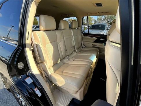 Used 2018 Lexus LX 570 4WD image 35