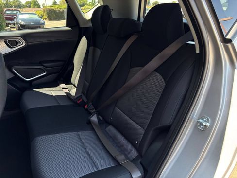 Used 2025 Kia Soul LX w/ LX Technology Package FWD image 35