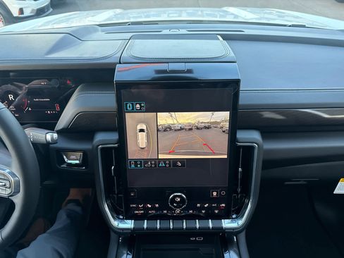 New 2026 GMC Yukon XL Elevation w/ Elevation Premium Package image 23