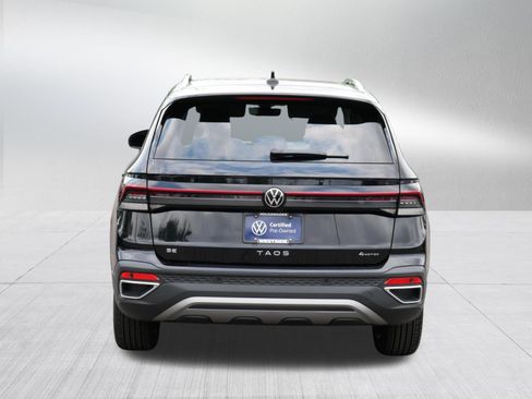 Certified 2025 Volkswagen Taos SE AWD/4WD image 6