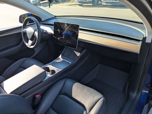Used 2023 Tesla Model Y Long Range AWD/4WD image 34