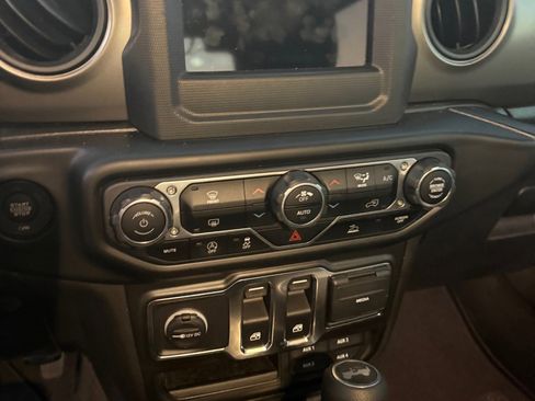 Used 2021 Jeep Wrangler Willys image 8