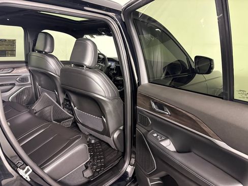 Used 2026 Jeep Grand Cherokee Limited w/ Limited Altitude Package AWD/4WD image 34