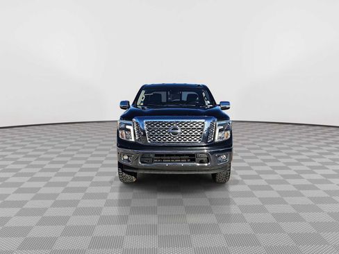Used 2017 Nissan Titan SL image 3
