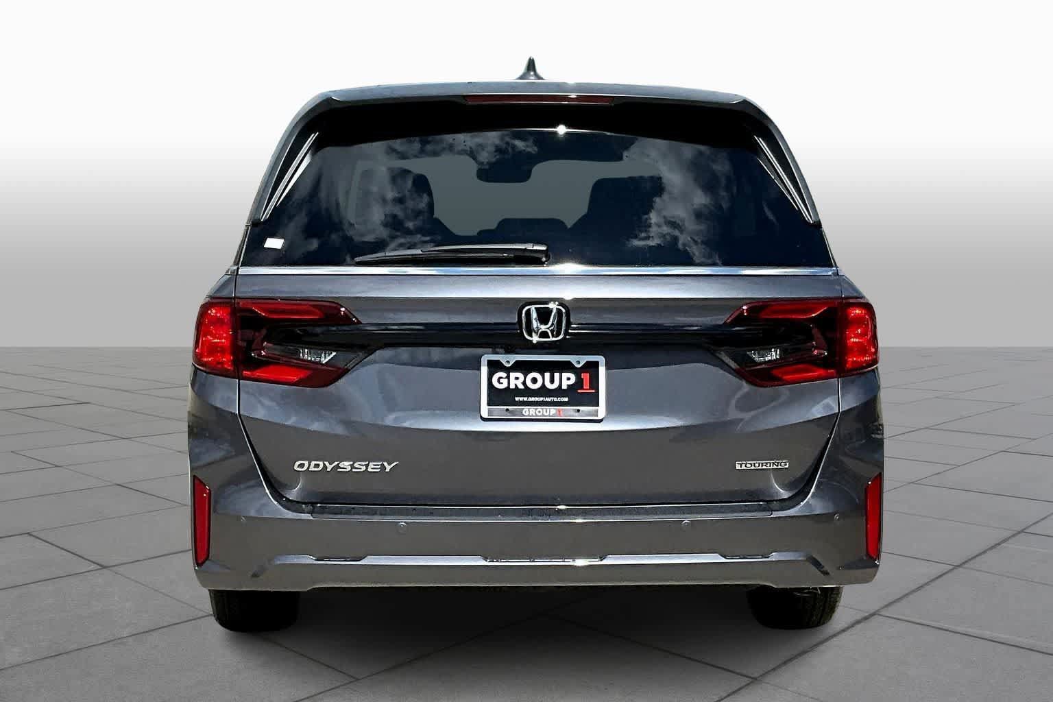 New 2026 Honda Odyssey Touring image 4