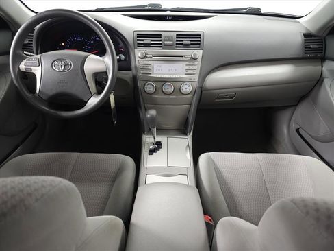Used 2011 Toyota Camry LE image 10