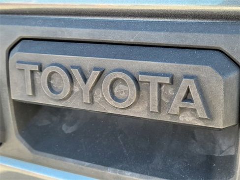 Used 2021 Toyota Tacoma SR5 image 5