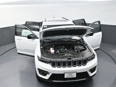 New 2025 Jeep Grand Cherokee Laredo X image 26