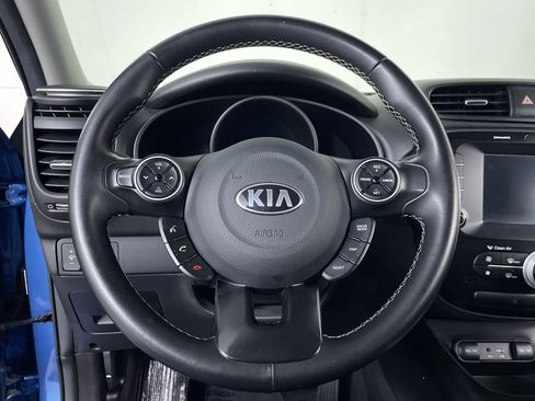 Used 2019 Kia Soul + image 13