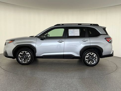 Certified 2025 Subaru Forester Premium AWD/4WD image 8