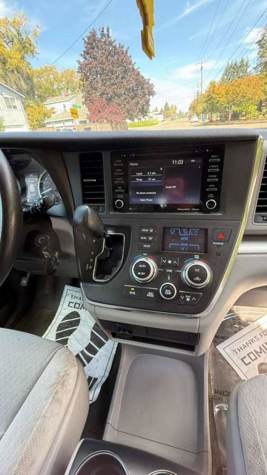 Used 2018 Toyota Sienna LE FWD image 7