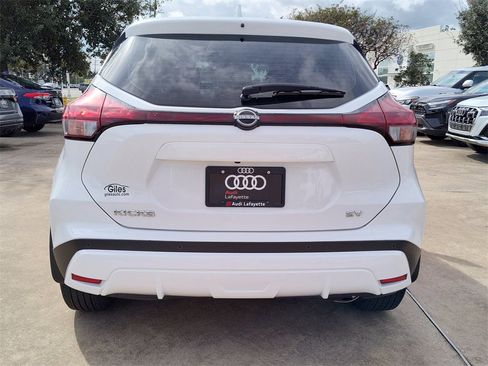 Used 2023 Nissan Kicks SV image 7