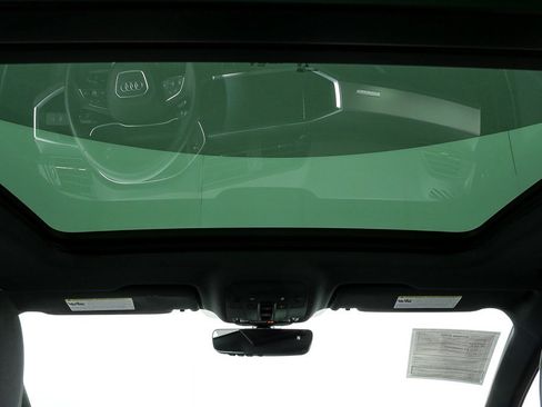 Used 2024 Audi Q3 2.0T Premium Plus image 18