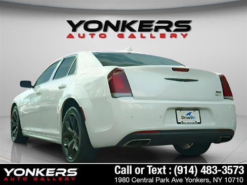 Used 2021 Chrysler 300 Touring L image 7