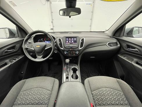 Used 2024 Chevrolet Equinox LT FWD image 3