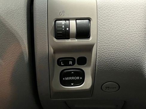 Used 2009 Subaru Forester 2.5X Limited AWD/4WD image 29