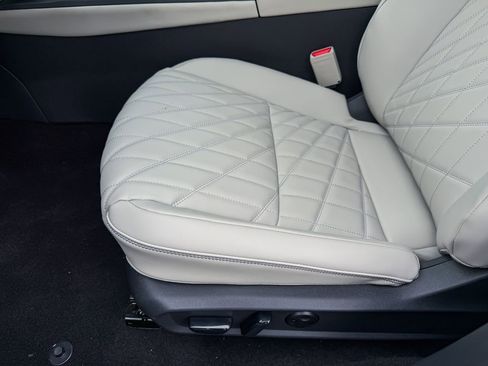New 2026 Nissan Sentra SL w/ Floor Mat Package FWD image 22