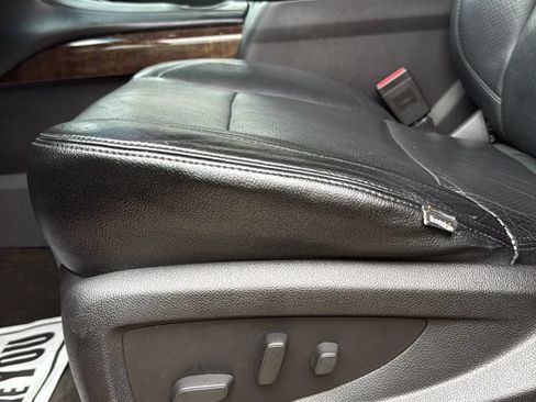 Used 2016 Chevrolet Suburban LS RWD image 14
