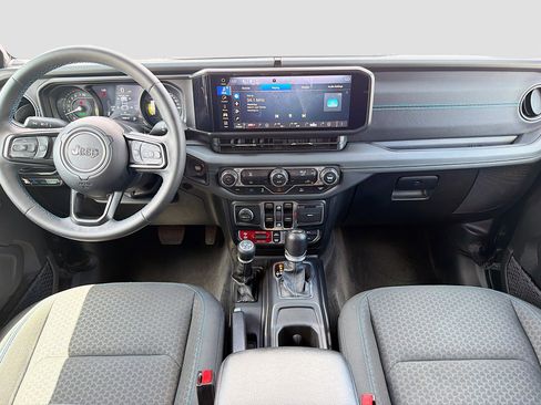 Used 2024 Jeep Wrangler Unlimited Rubicon 4xe image 19