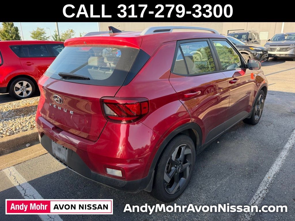 Used 2022 Hyundai Venue Limited FWD image 6