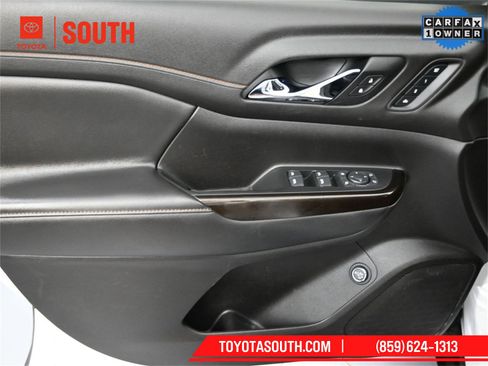 Used 2022 GMC Acadia AT4 w/ Technology Package image 22